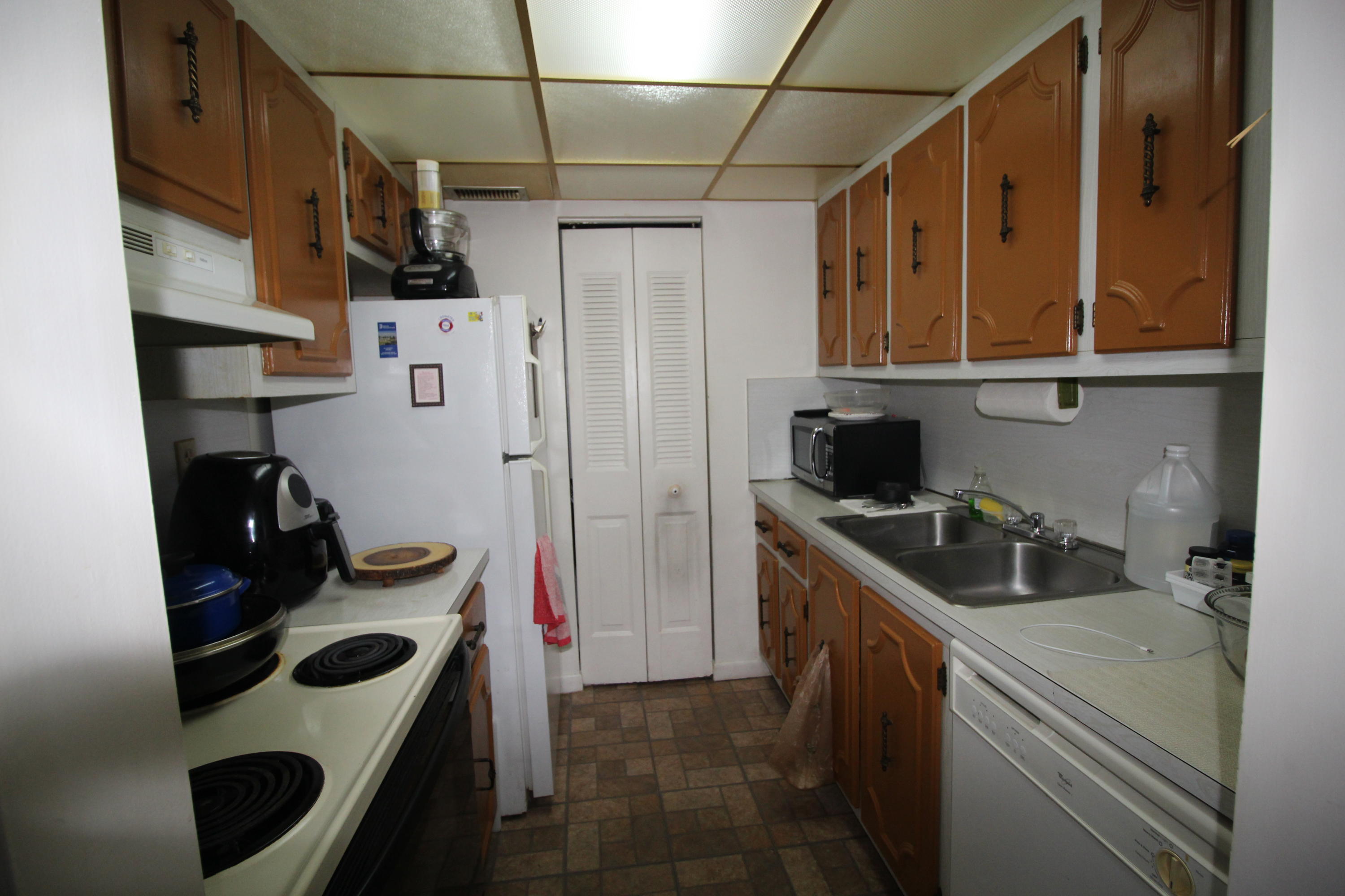 1210 Old Boynton Road, Unit 110 Boynton Beach, FL 33426 - Photo 11 of 14 IMG_2998
