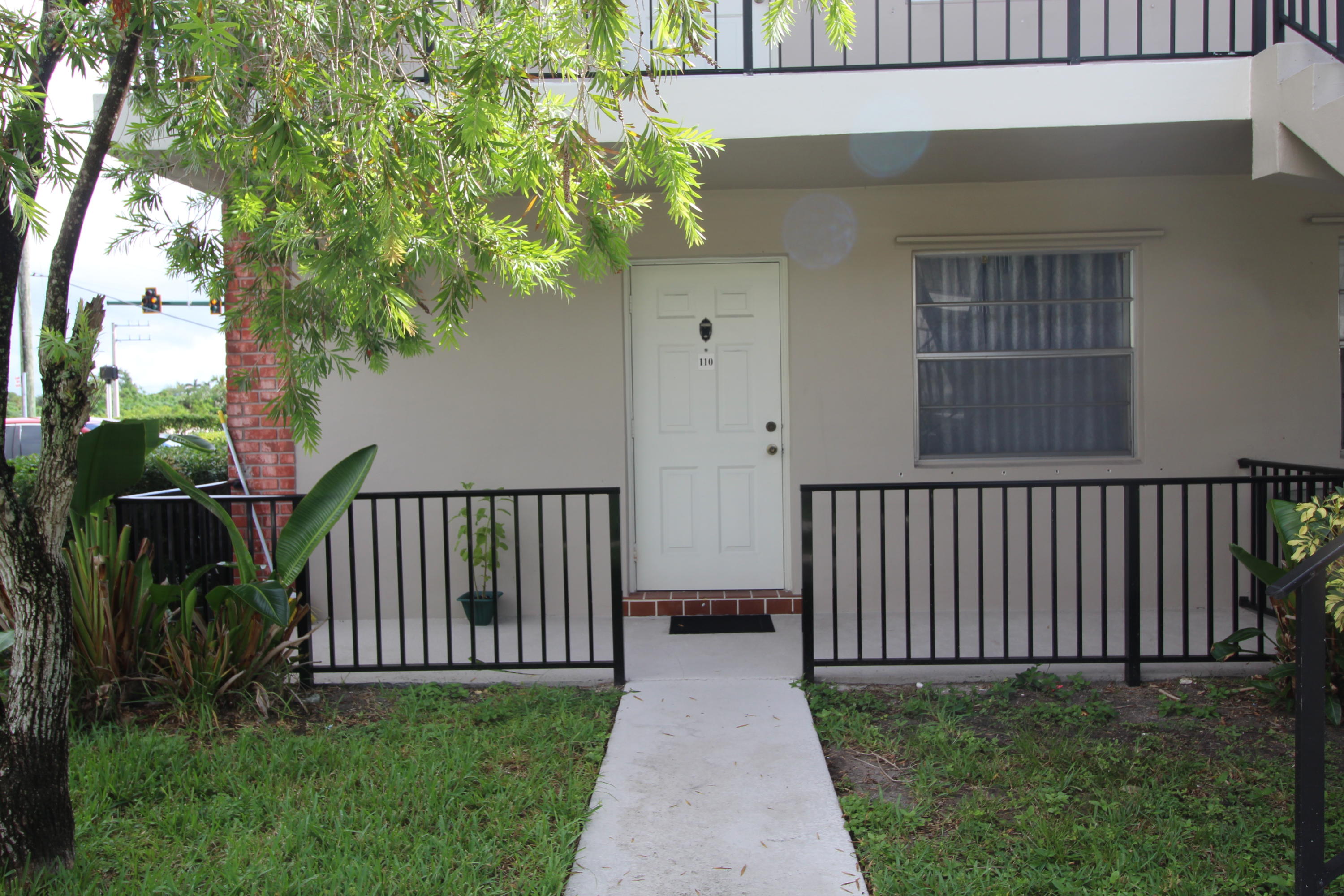 1210 Old Boynton Road, Unit 110 Boynton Beach, FL 33426 - Photo 3 of 14 IMG_2989