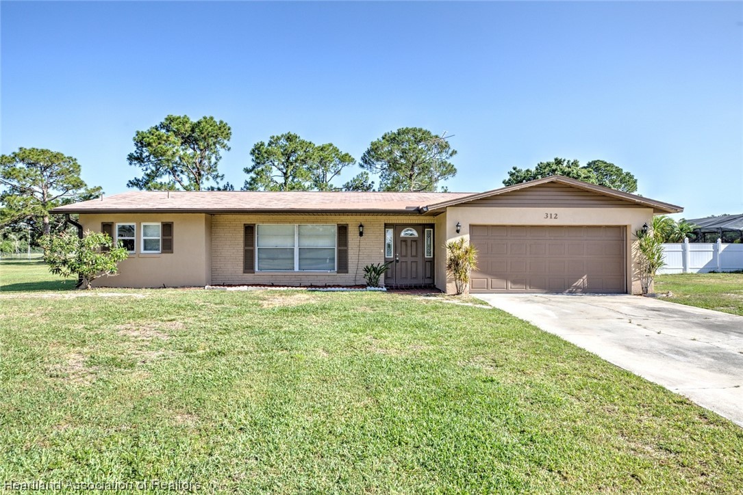 312 Blazing Star Road Sebring, FL 33876 - Photo 1 of 42