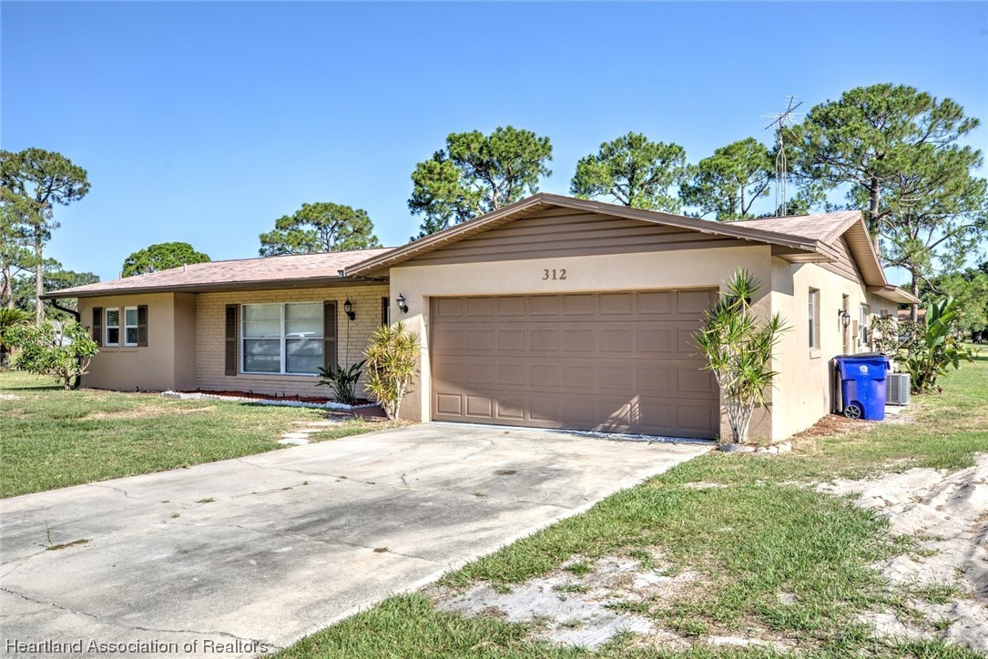 312 Blazing Star Road Sebring, FL 33876 - Photo 32 of 42