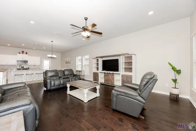 $285,000 | 4858 Viola Farms Drive, Addis, LA 70710