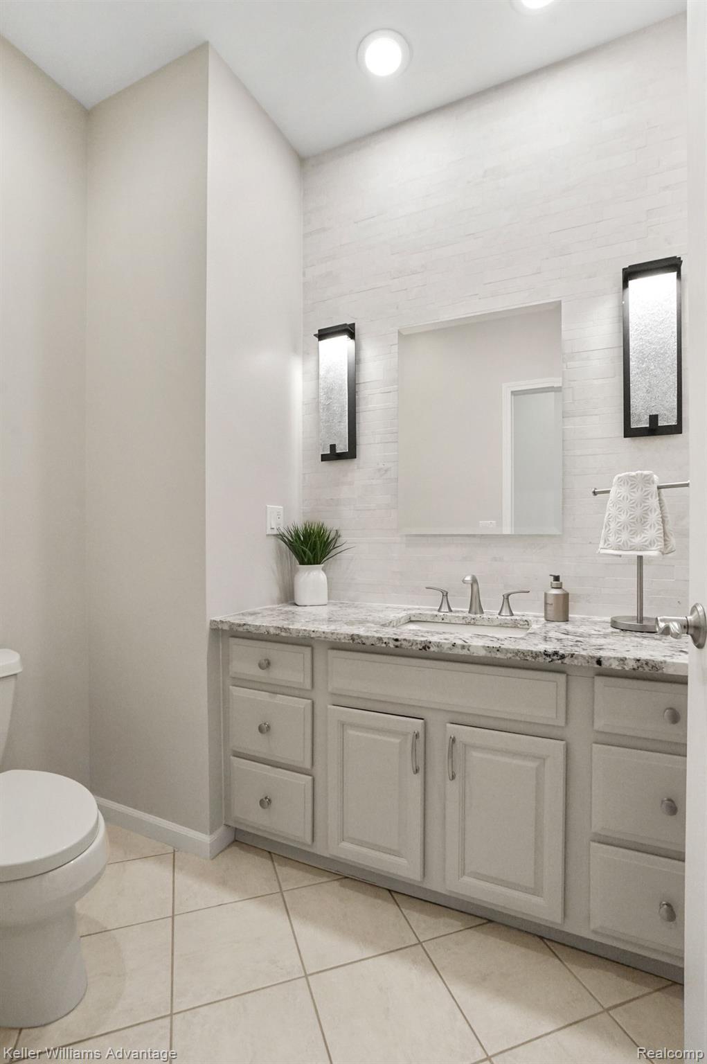 25586 Johns Road South Lyon, MI 48178 - Photo 17 of 33 Gallery Image 17