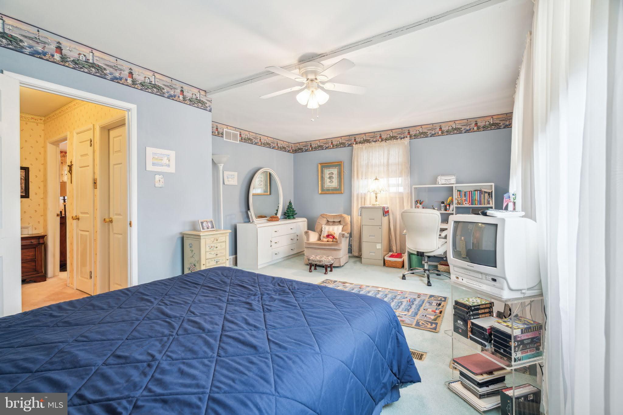 743 Mueller Road Warminster, PA 18974 - Photo 17 of 33 Gallery Image 17