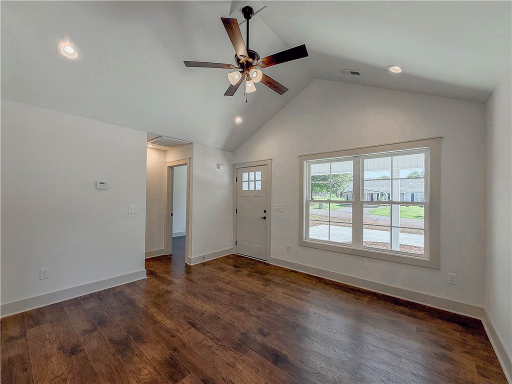 210 Scotland Road Seneca, SC 29678 - Photo 5 of 38 Gallery Image 5