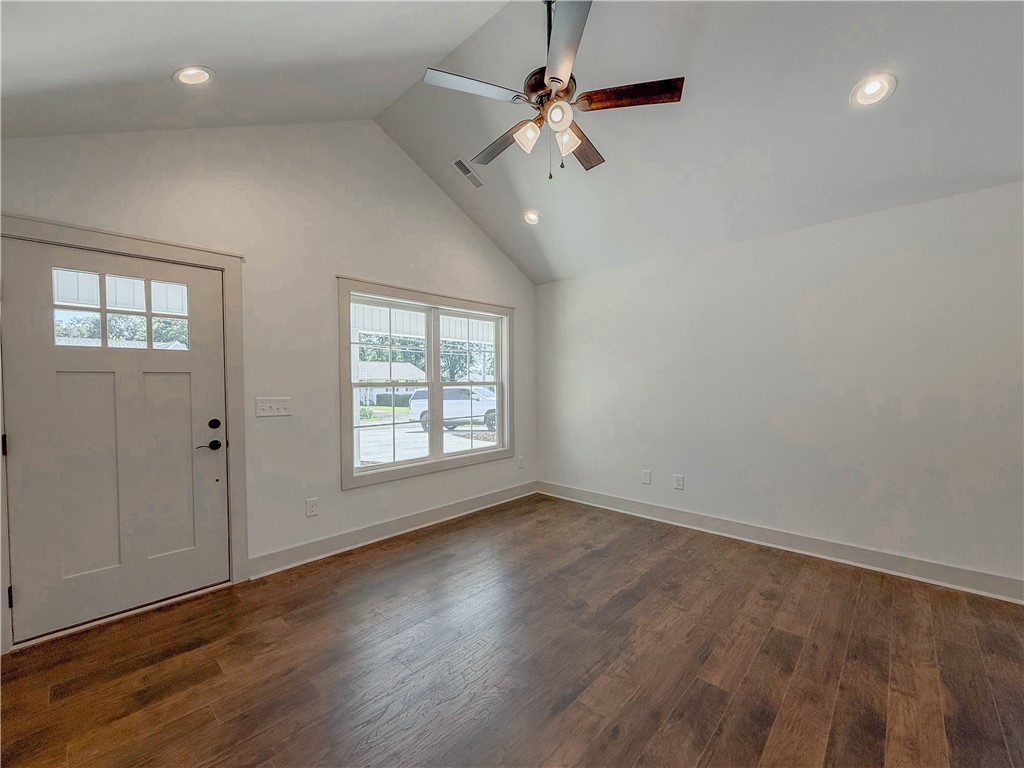 210 Scotland Road Seneca, SC 29678 - Photo 6 of 38 Gallery Image 6
