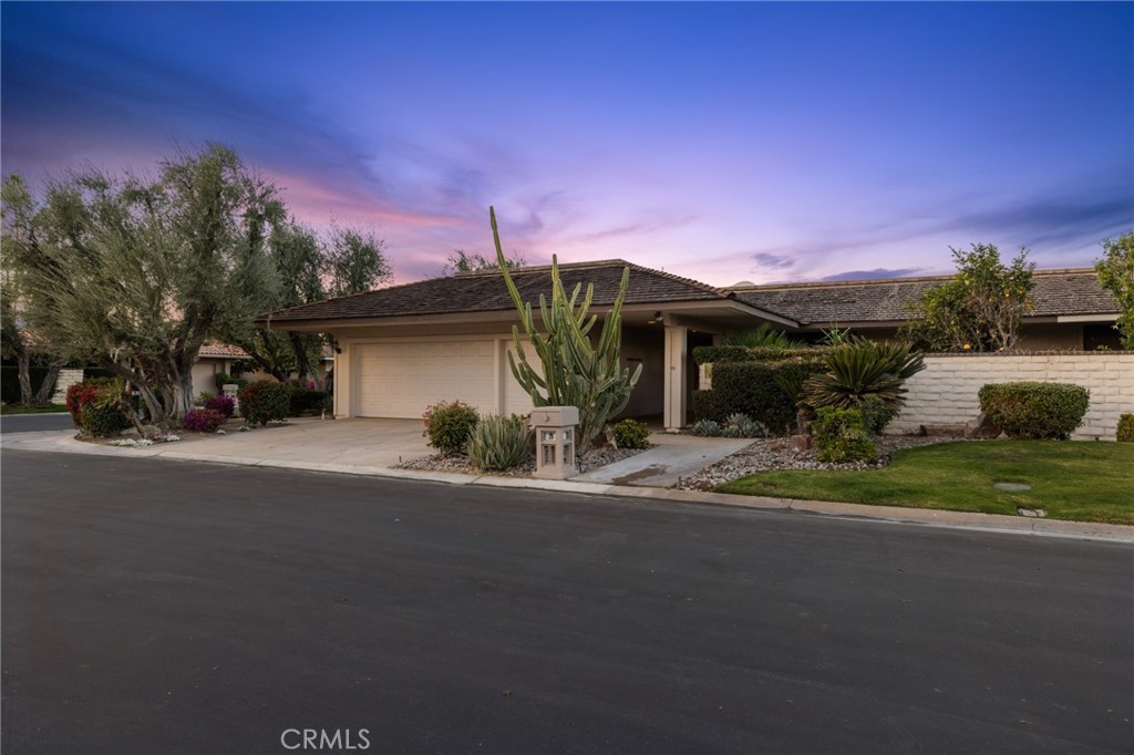 1 Radcliff Court Rancho Mirage, CA 92270 - Photo 4 of 52 a view of a house with a street