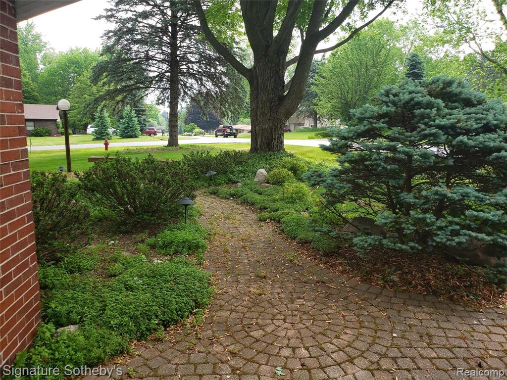 1215 Gettysburg Court Rochester Hills, MI 48306 - Photo 3 of 41