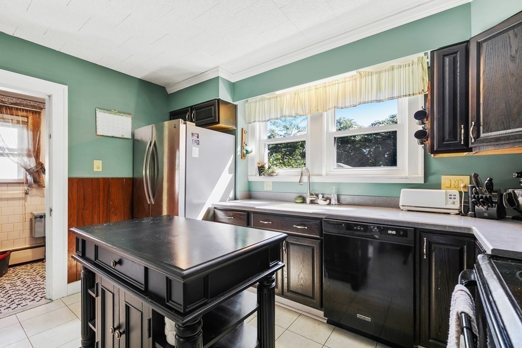 10 Coolidge Road Worcester, MA 01602 - Photo 6 of 35 Gallery Image 6