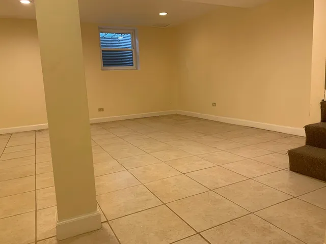 $2,700 | 811 Hibbard Road, Unit C, Wilmette, IL 60091