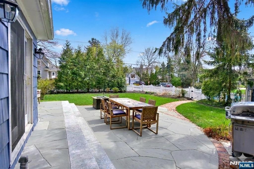 352 Fairway Road Ridgewood, NJ 07450 - Photo 23 of 33