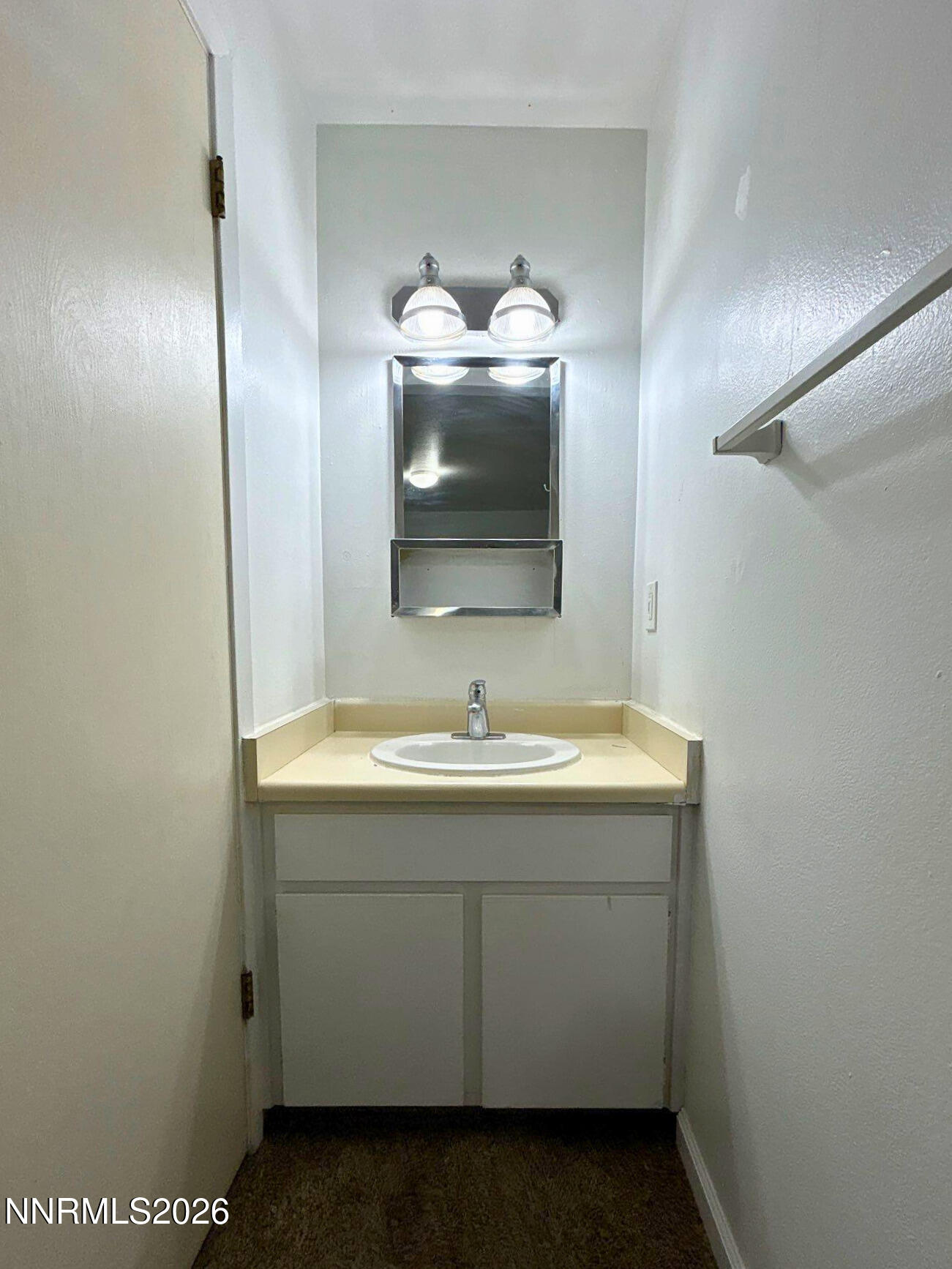 2166 Edgemar Circle Reno, NV 89512 - Photo 7 of 10 4ab3aa30-b996-4227-b54d-7ada12abe65f