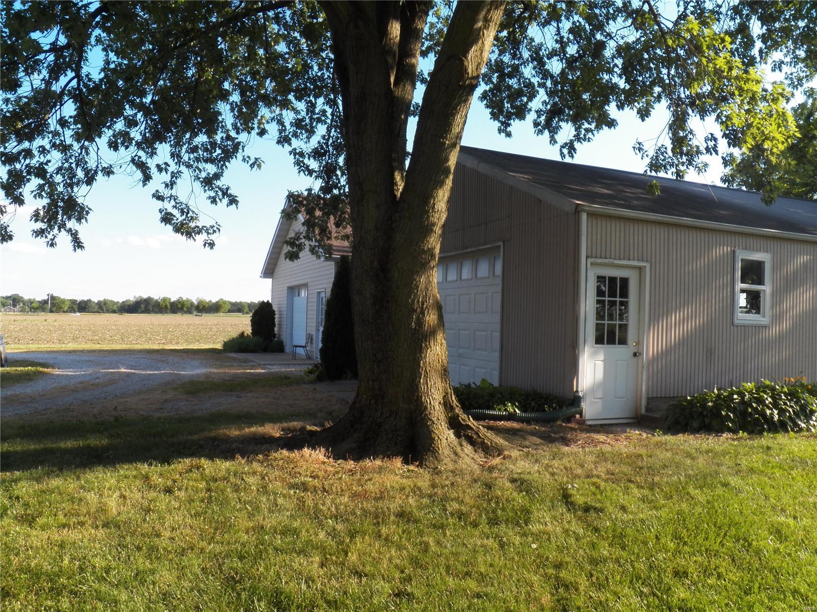 1406 Cemetery Road Jerseyville, IL 62052 - Photo 22 of 36
