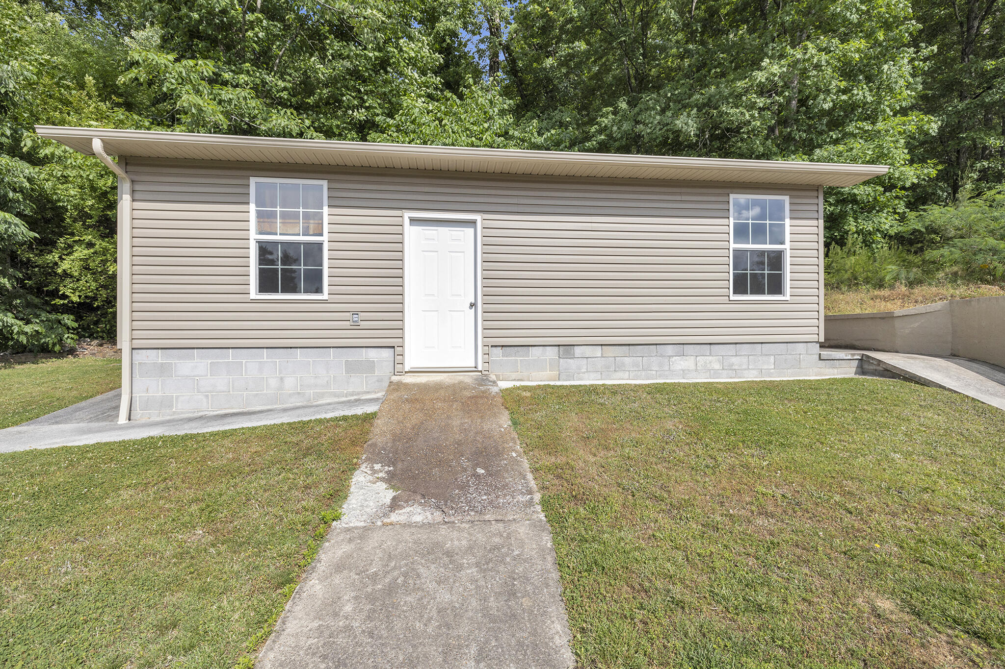 12113 Back Valley Road Soddy Daisy, TN 37379 - Photo 14 of 21 4A8A9675