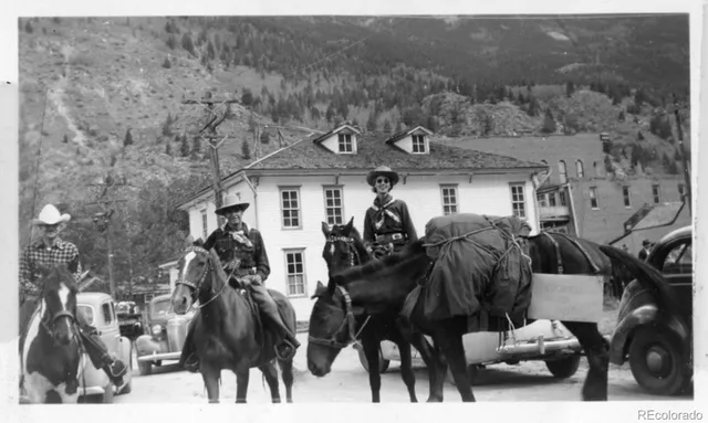 a car parked in the parking lot