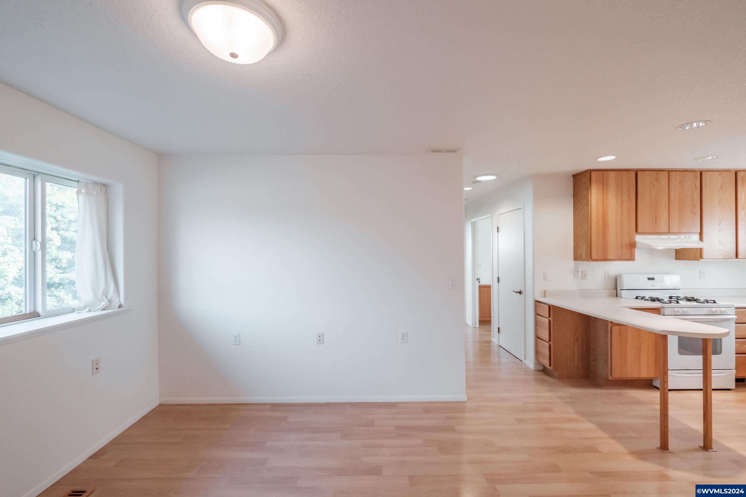 4045 Schafer Road Northeast Salem, OR 97305 - Photo 10 of 38