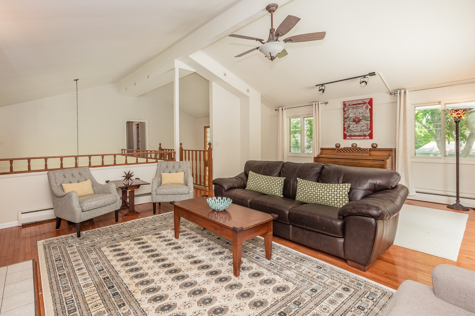 1440 Banbury Road Mundelein, IL 60060 - Photo 11 of 28 a living room with furniture or couch and a wooden floor
