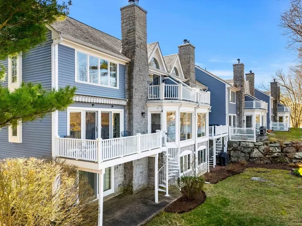 $1,195,000 | 1 Hawkswood Estates, Unit 1, Amesbury, MA 01913
