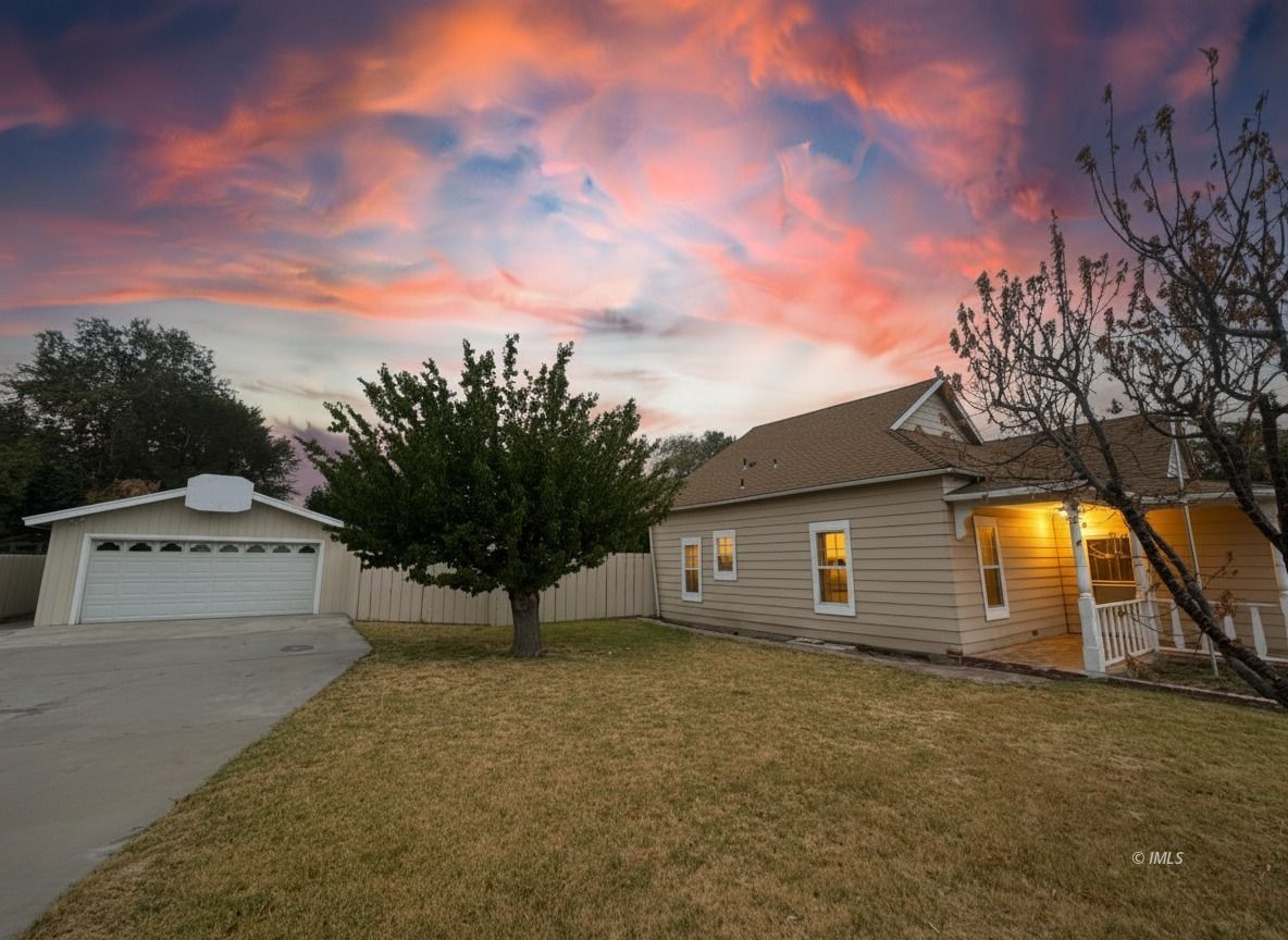 411 East Line Street Bishop, CA 93514 - Photo 3 of 12 a view of a house with a backyard