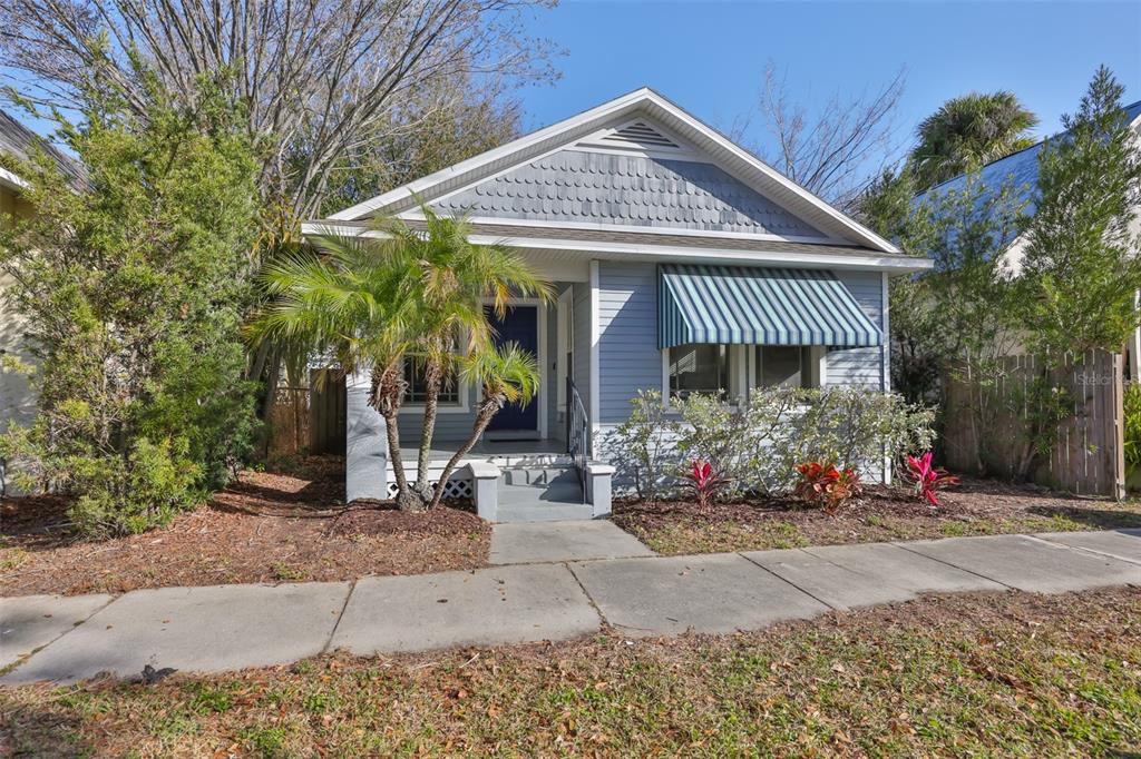 2331 West Chestnut Street Tampa, FL 33607 - Photo 31 of 34 a front view of a house