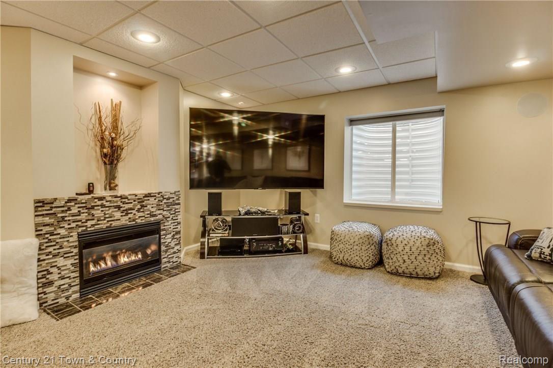 443 Mystic Valley Rochester, MI 48307 - Photo 47 of 56 interiors-42.jpg