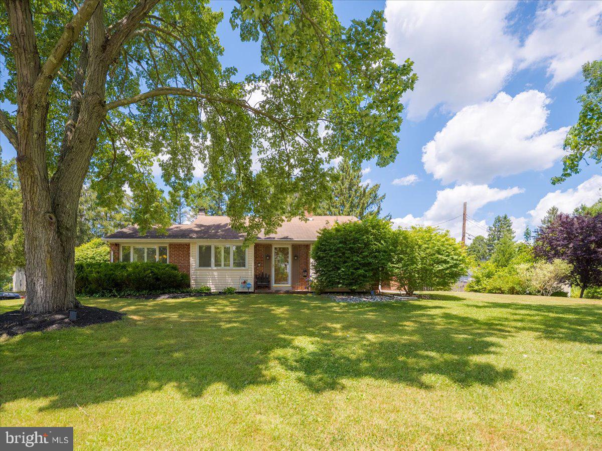 2739 Lantern Lane Audubon, PA 19403 - Photo 2 of 38