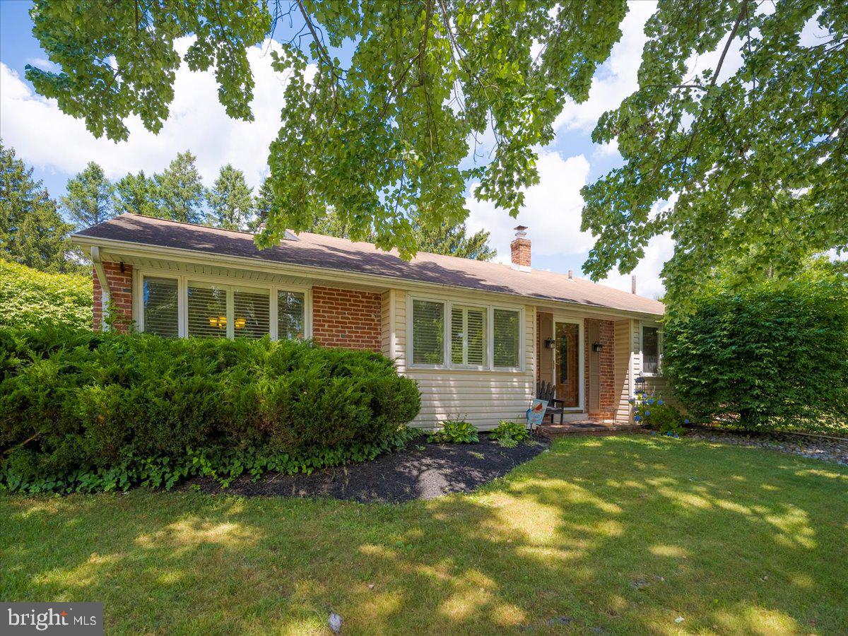 2739 Lantern Lane Audubon, PA 19403 - Photo 3 of 38