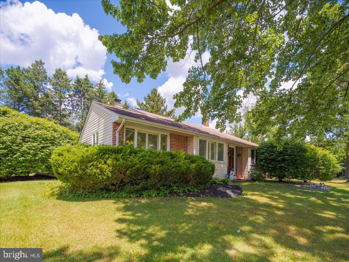 2739 Lantern Lane Audubon, PA 19403 - Photo 4 of 38