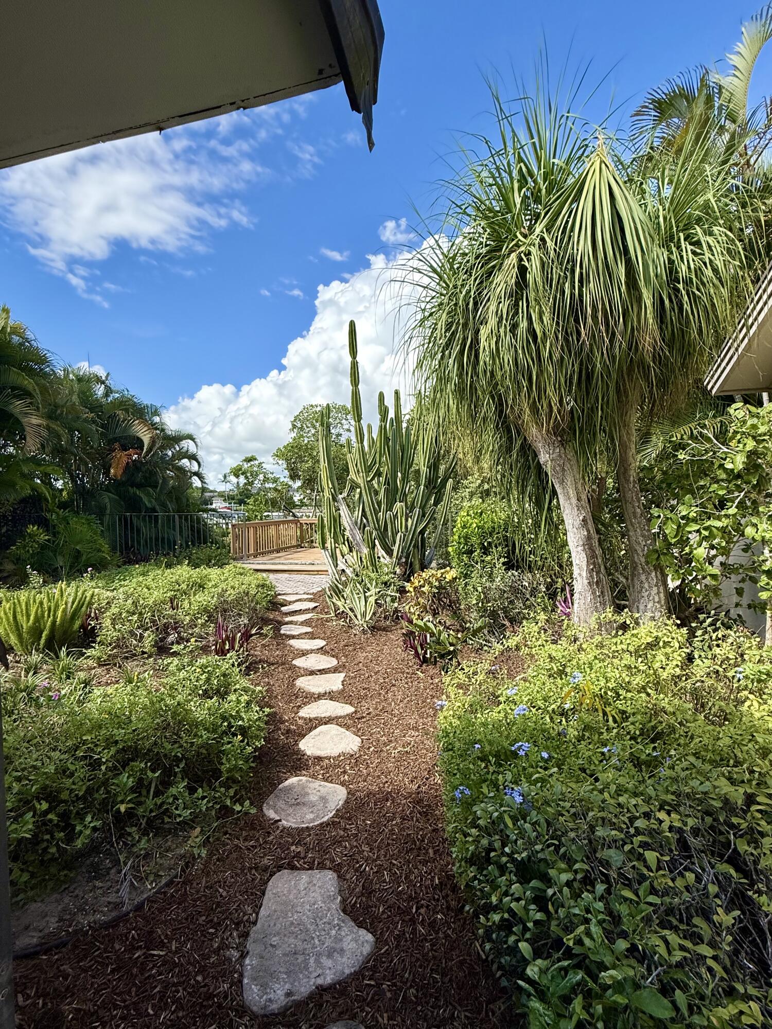 348 River Edge Road Jupiter, FL 33477 - Photo 17 of 30 backyard