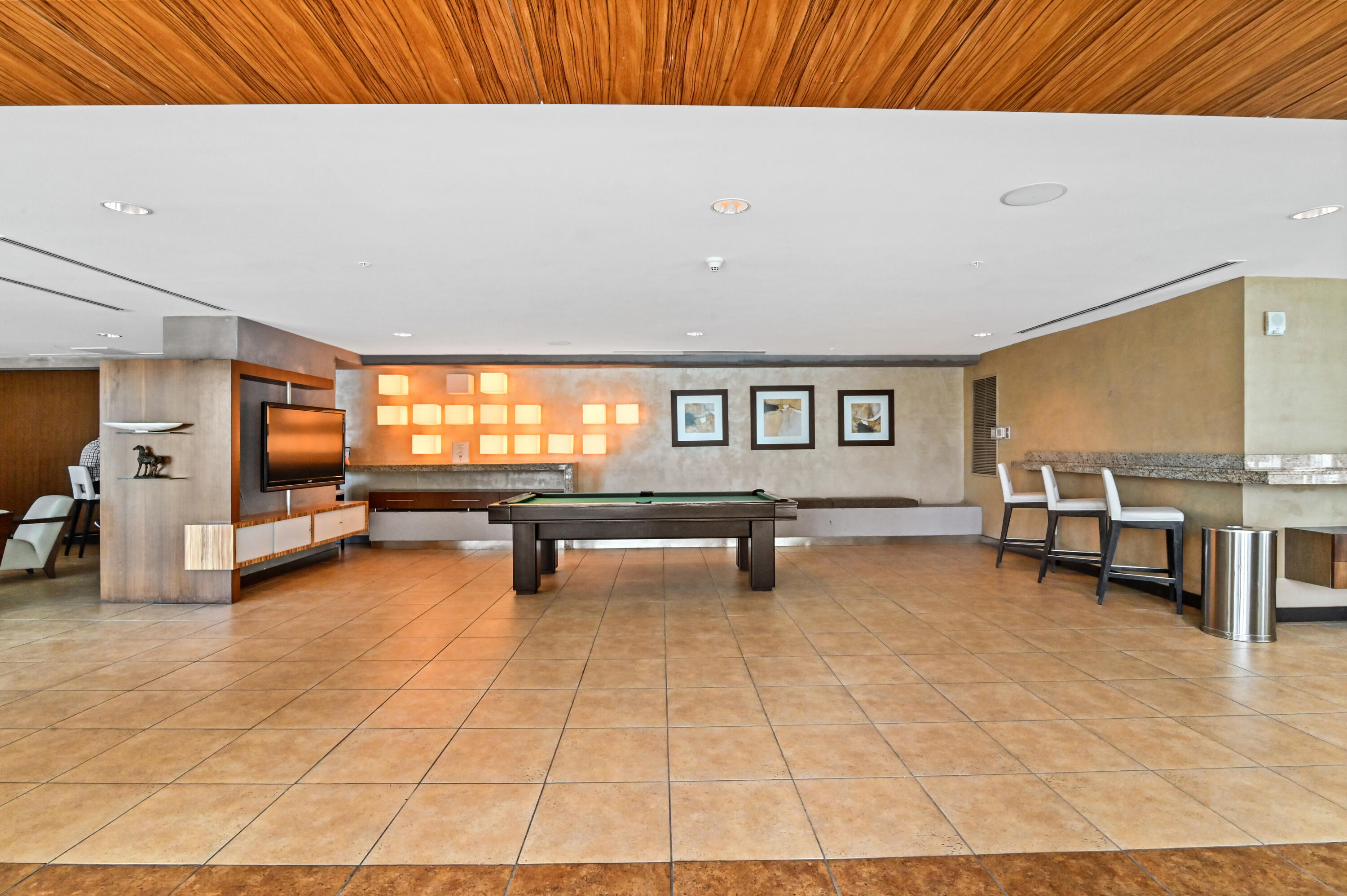 60 Southwest 13th Street, Unit 1619 Miami, FL 33130 - Photo 18 of 26 18 relaxation area 01