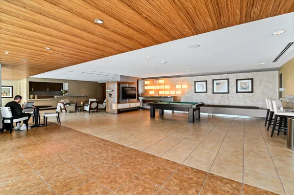 $2,350 | 60 Southwest 13th Street, Unit 1619, Miami, FL 33130