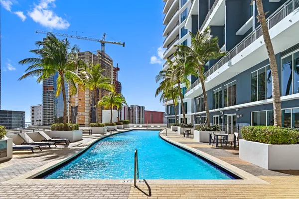 $2,350 | 60 Southwest 13th Street, Unit 1619, Miami, FL 33130