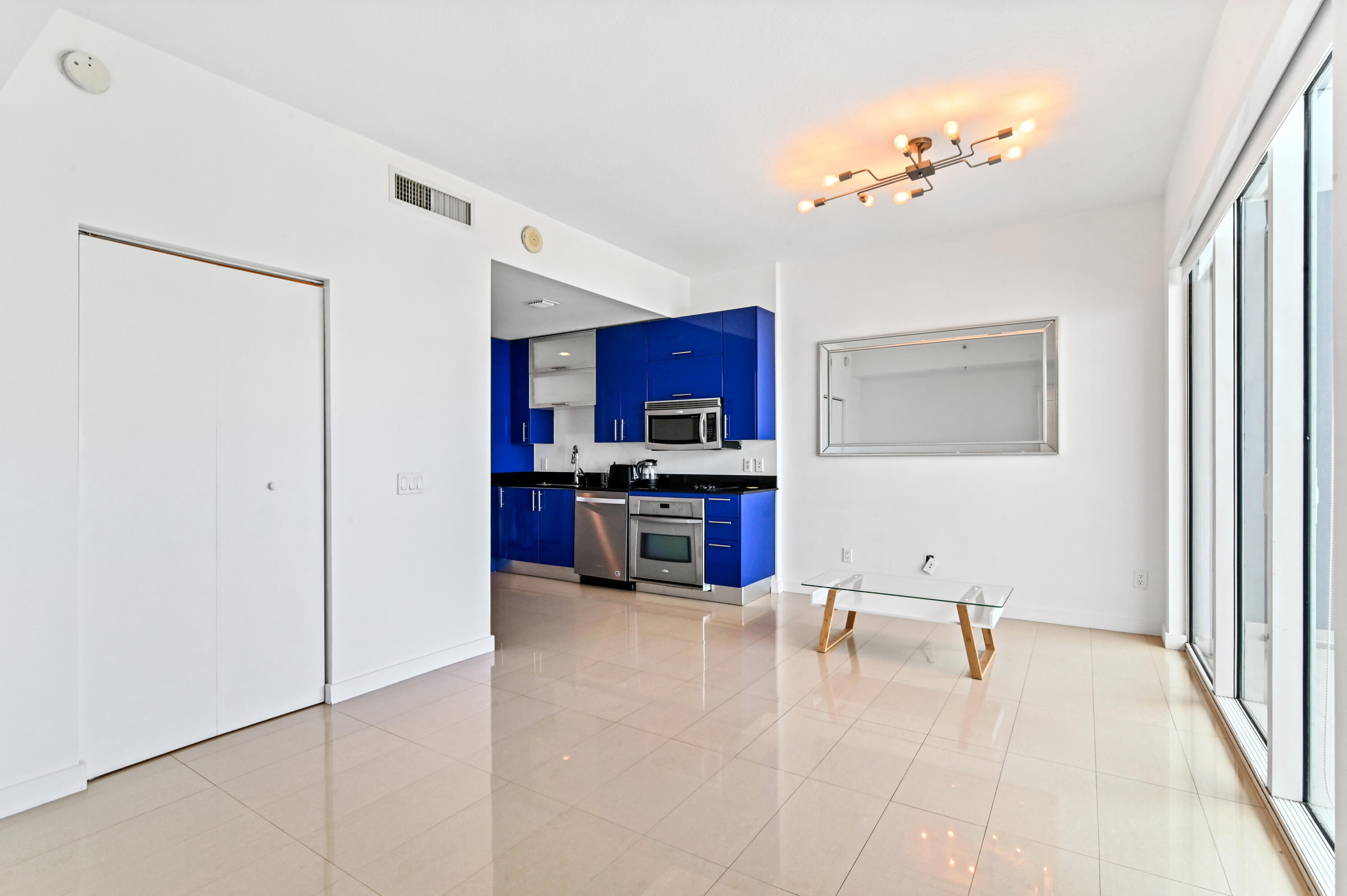 60 Southwest 13th Street, Unit 1619 Miami, FL 33130 - Photo 6 of 26 06 kitchen 05