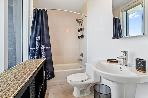 $2,350 | 60 Southwest 13th Street, Unit 1619, Miami, FL 33130