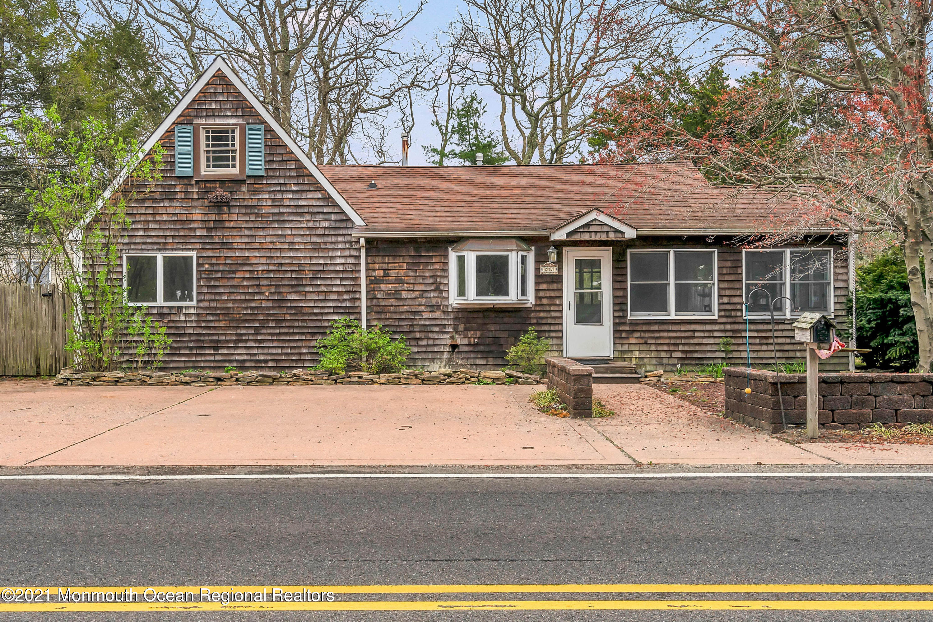237 Cherry Quay Road Brick, NJ 08723 - Photo 3 of 21 a view of a house with a patio