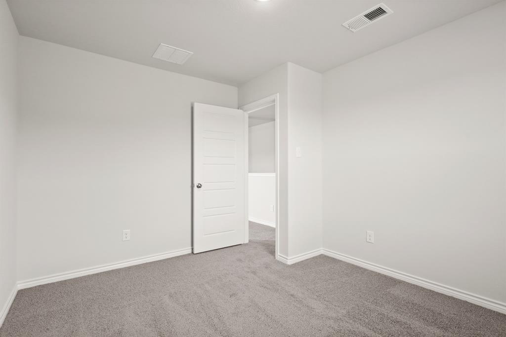 1510 Romans Road Ennis, TX 75119 - Photo 15 of 40 a view of an empty room