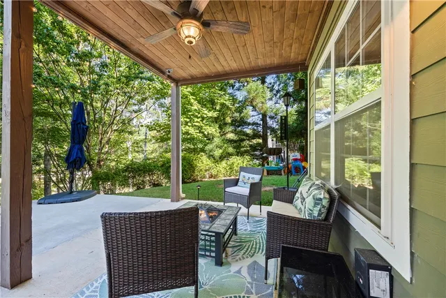 $799,000 | 141 West Waters Edge Lane, West Union, SC 29696