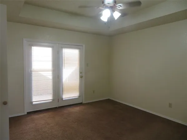 $1,475 | 443 Warbler Drive, DeSoto, TX 75115