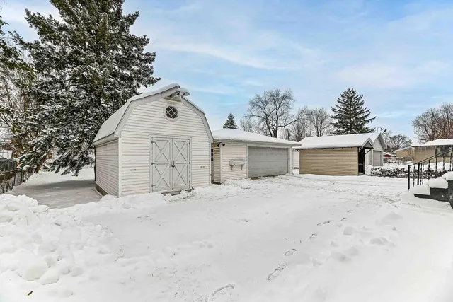 $289,000 | 925 East Wisconsin Street, Delavan, WI 53115