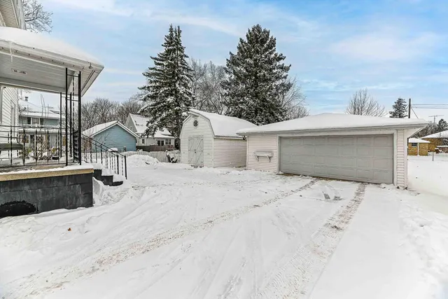 $289,000 | 925 East Wisconsin Street, Delavan, WI 53115