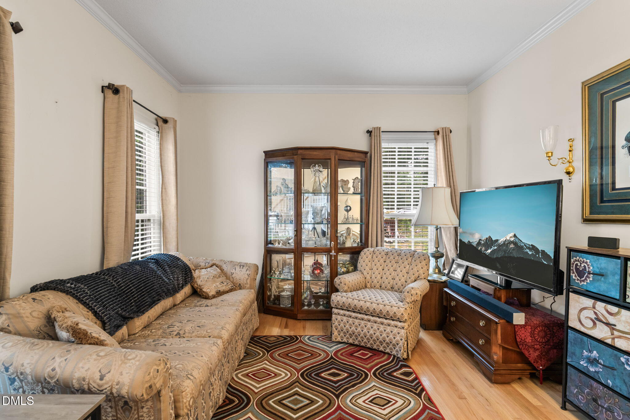 9104 Deerland Grove Drive Raleigh, NC 27615 - Photo 8 of 42 Living Room