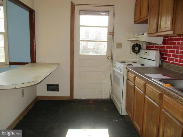 2106 Sunnythorn Road Baltimore, MD 21220 - Photo 6 of 22 Kitchen
