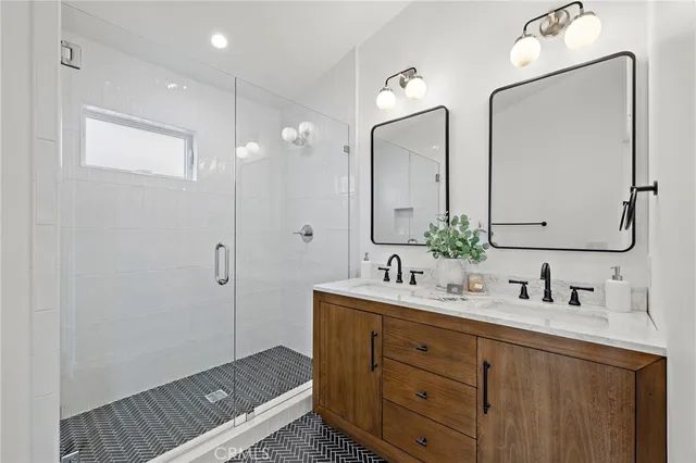 $4,395,000 | 684 Seaview Street, Laguna Beach, CA 92651