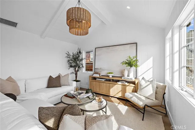 $4,395,000 | 684 Seaview Street, Laguna Beach, CA 92651