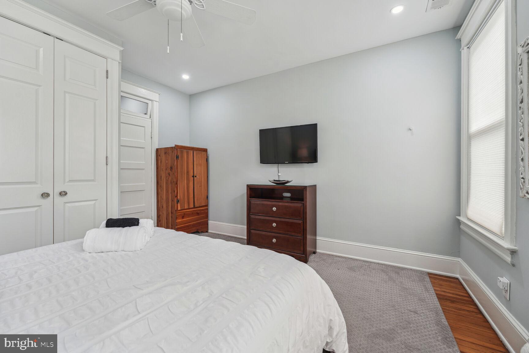 722 13th Street Southeast, Unit A Washington, DC 20003 - Photo 19 of 32