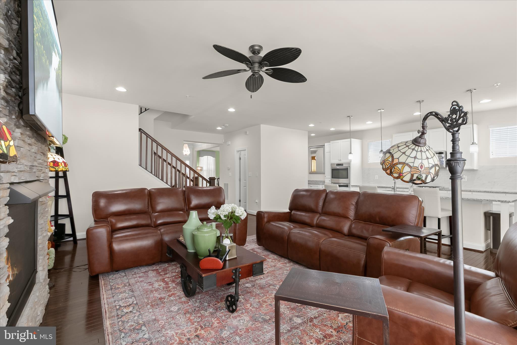 13502 Windy Meadow Lane Silver Spring, MD 20906 - Photo 24 of 74 a living room with furniture