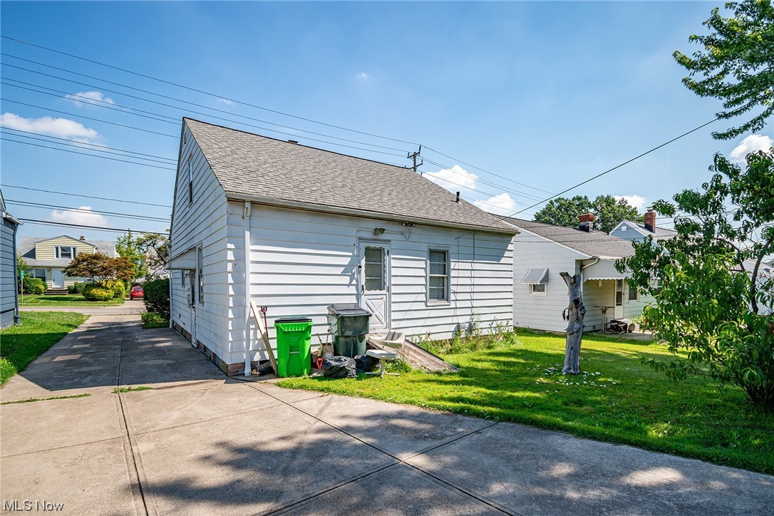 11000 McCracken Road Cleveland, OH 44125 - Photo 31 of 32