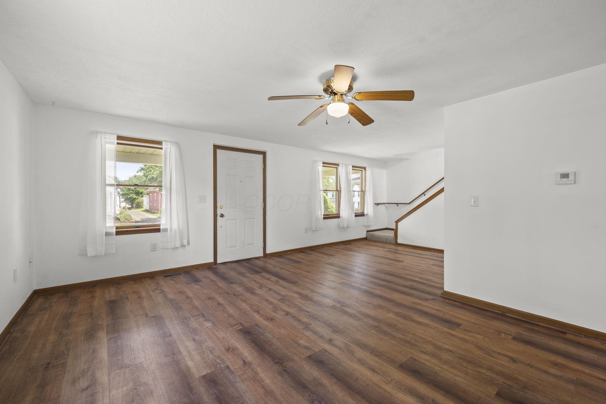 175 South 5th Street Newark, OH 43055 - Photo 6 of 50 Living Room
