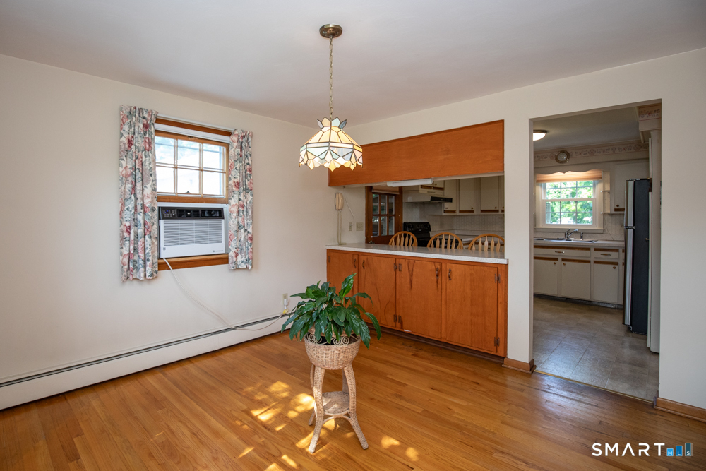 153 Fiesta Heights Meriden, CT 06451 - Photo 6 of 32 Dining room