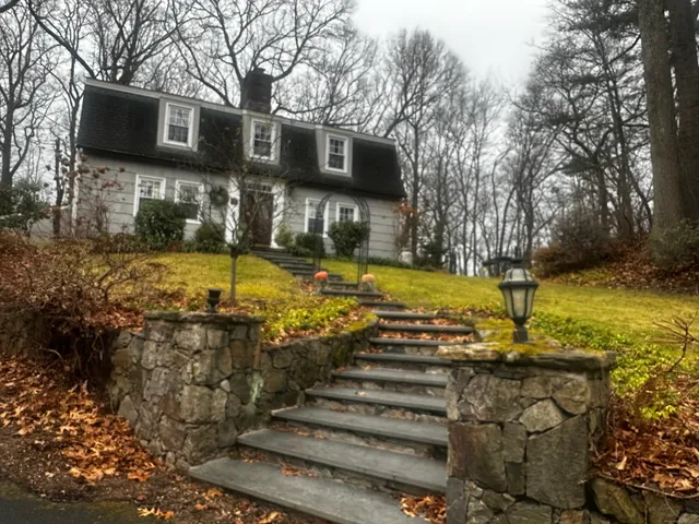 $1,099,000 | 9 Hollow Spring Road, Norwalk, CT 06854