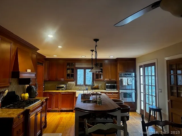 $1,099,000 | 9 Hollow Spring Road, Norwalk, CT 06854